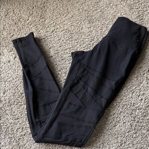 Lululemon Wunder Under Tight mesh Black sz 4